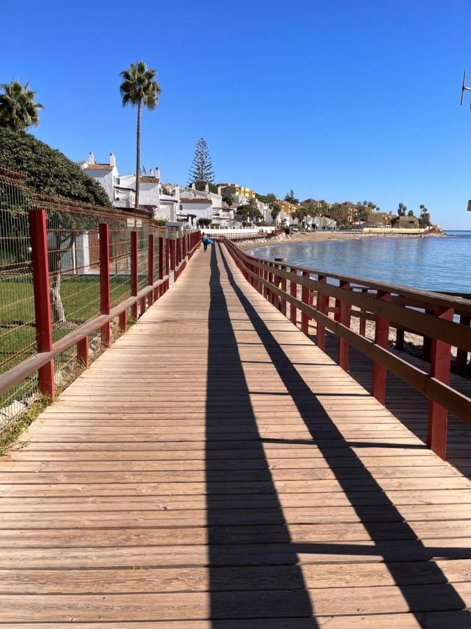 Beachfront Apartment Near Marbella Sitio de Calahonda Exterior photo